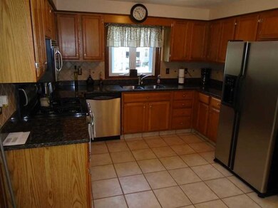 91 Riverview Ave, Pawtucket, RI 02860 - photo 5