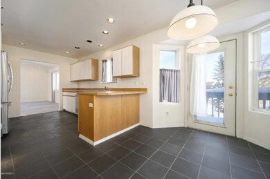 Kitchen/Breakfast Nook