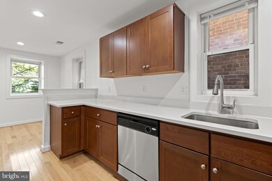 732 Lamont St NW unit 201, Washington, DC 20010 - photo 4