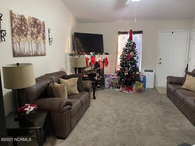 1112 Masters Ln unit B, Greenville, NC 27834 - photo 3