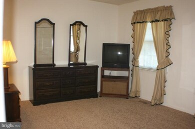 8141 Claiborne Dr, Frederick, MD 21702 - photo 2