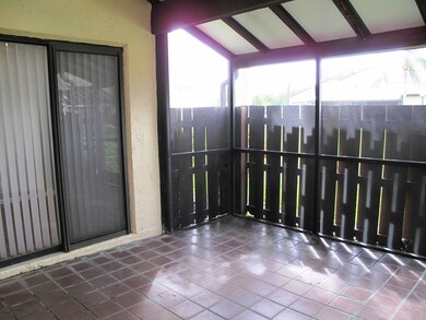 Screen enclosed Patio (2)