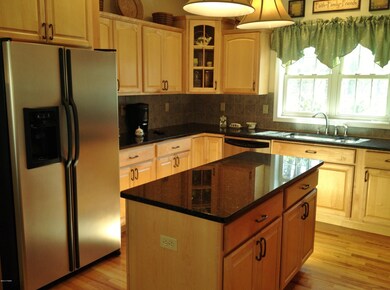 202 Oak Ridge Dr, Milford, PA 18337 - photo 4