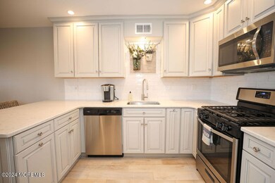 49 Shore Dr unit CO15, Long Branch, NJ 07740 - photo 6