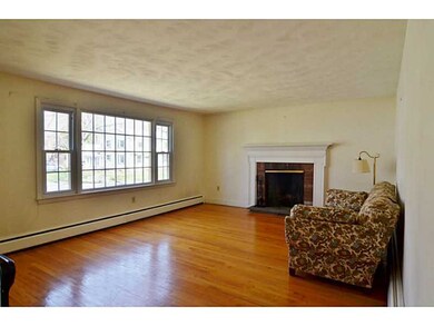 11 Rustwood Dr, Barrington, RI 02806 - photo 4