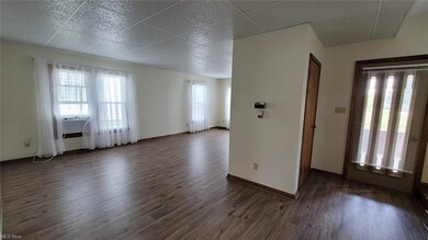 Large living room! New flooring and paint