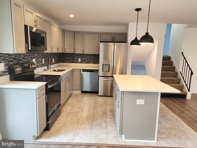 7428 Hawkins Dr, Hanover, MD 21076 - photo 6