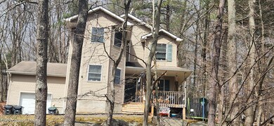 447 Somerset Dr, East Stroudsburg, PA 18301 - photo 3