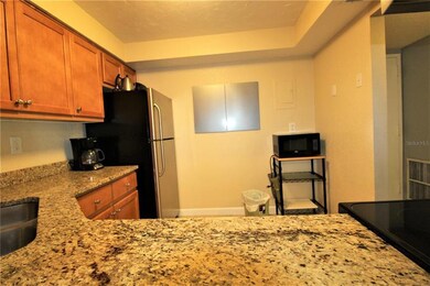 2630 Coconut Bay Ln unit 2-I, Sarasota, FL 34237 - photo 4