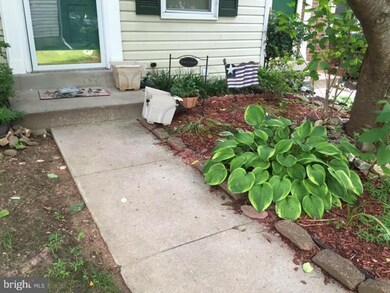 19132 Partridge Wood Dr, Germantown, MD 20874 - photo 2