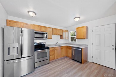890 Kenton St, Aurora, CO 80010 - photo 5