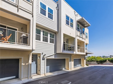 574 E Imperial Ave, El Segundo, CA 90245 - photo 2