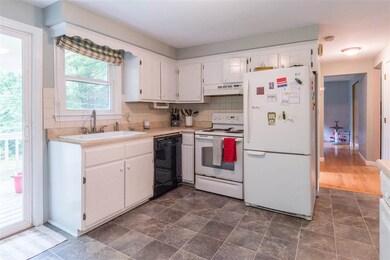 19 Judy Dr, Londonderry, NH 03053 - photo 3