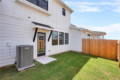 232 Fieldwood Dr unit B, Mustang Ridge, TX 78610 - photo 6