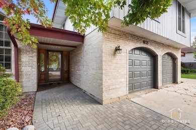 823 S Salem Dr, Schaumburg, IL 60193 - photo 3