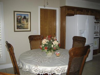 735 N Jaye St, Porterville, CA 93257 - photo 4