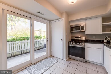 1967 Kennedy Dr unit 1967, McLean, VA 22102 - photo 6