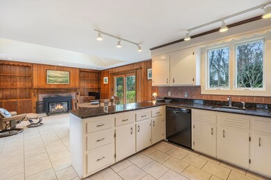 14 Damon Rd, Falmouth, MA 02540 - photo 3