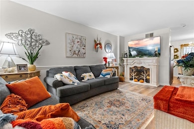 402 S Renfro St unit 4, Mount Airy, NC 27030 - photo 3