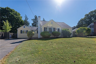 26 Lancaster Ave, Warwick, RI 02886 - photo 2