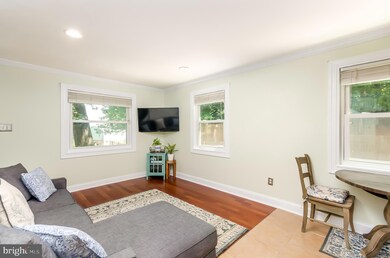 5877 Blaine Dr, Alexandria, VA 22303 - photo 6