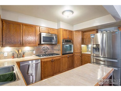 Nice kitchen with lots of cabinet space