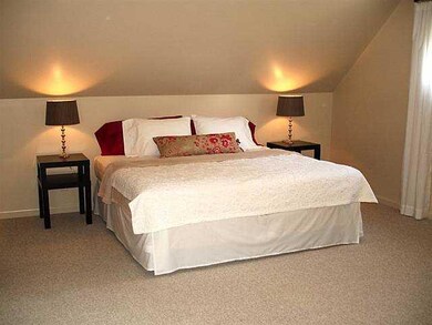 Bedroom Master up or down?  Your choice!  Douible 