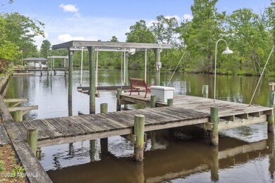 204 Outrigger Rd-8