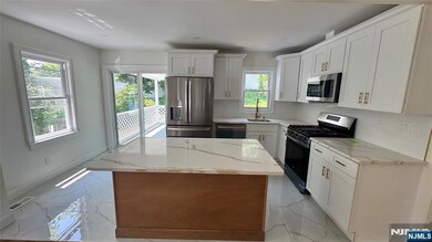 882 Lafayette Ave, Hawthorne, NJ 07506 - photo 3