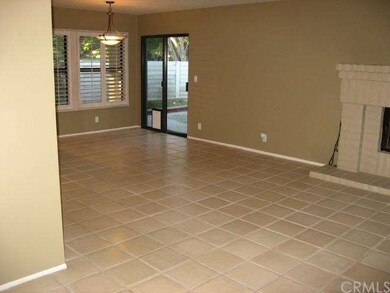 SPACICOUS LIVING/FAMILY ROOM