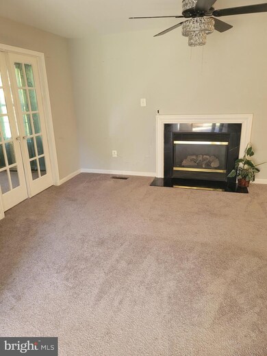 1619 Shady Glen Dr, District Heights, MD 20747 - photo 5