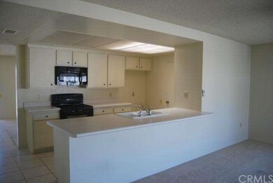 Kitchen with Breakfast Bar