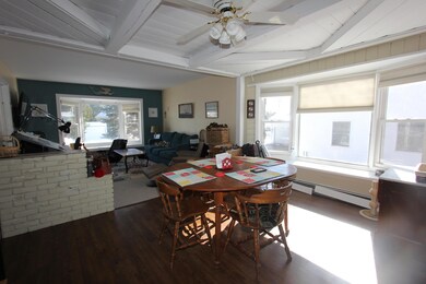 1st floor dining area