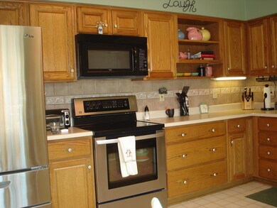 2888TULIP LANE 042