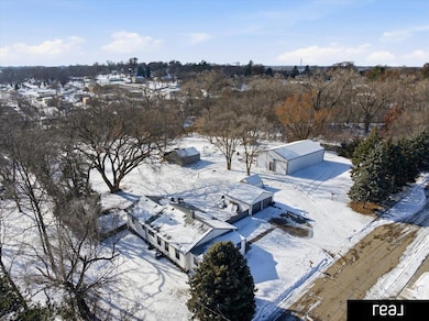 5057 Kansas Ave, Omaha, NE 68104 - photo 2