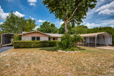 1321 Hillcrest Dr, New Braunfels, TX 78130 - photo 2