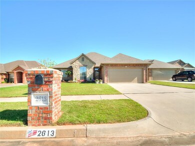 2613 SE 6th Cir, Moore, OK 73160 - photo 3