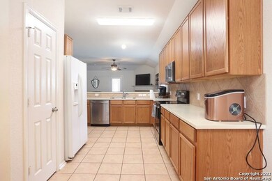 3819 Valencia Peak, San Antonio, TX 78261 - photo 7