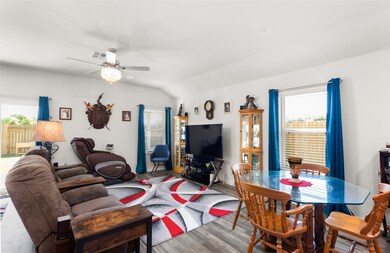 107 Meadow Oak Dr, Bay City, TX 77414 - photo 6