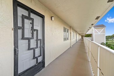 7286 Huntington Ln unit 402, Delray Beach, FL 33446 - photo 4