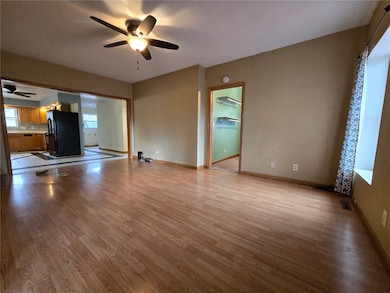 503 W 3rd St, Vinton, IA 52349 - photo 7