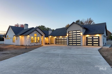 863 N Nolina Ave, Eagle, ID 83616 - photo 2