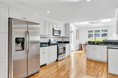 10 Westmoor Cir, West Roxbury, MA 02132 - photo 5