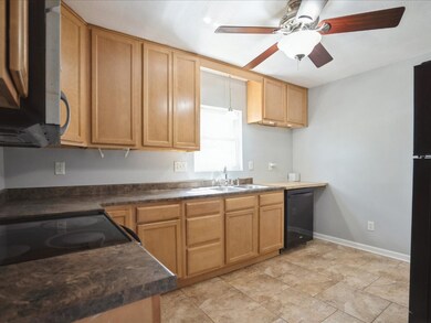 1653 9th St NW, Cedar Rapids, IA 52405 - photo 6