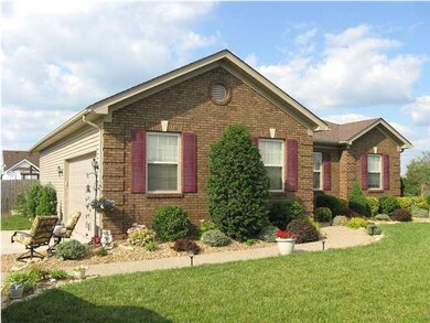 387 Helmwood Cir, Mount Washington, KY 40047 - photo 2