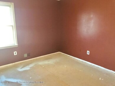 22 kenneth bedroom2
