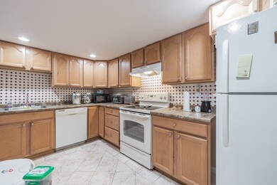 144 Thissell Ave unit 9, Dracut, MA 01826 - photo 4