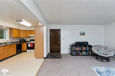 19-Living Room Unit 5 MS_6498