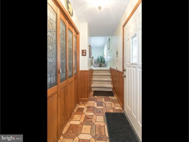 154 Rice Dr, Morrisville, PA 19067 - photo 3