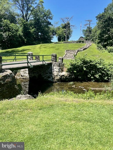 402 Dalmas Ave, Glenolden, PA 19036 - photo 2